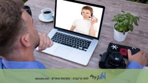 קייס סטאדי SEO המציג כיצד ירידה בדירוגים בגוגל הובילה לעלייה בלידים, בהמרות ובהופעה ב-AI Overviews